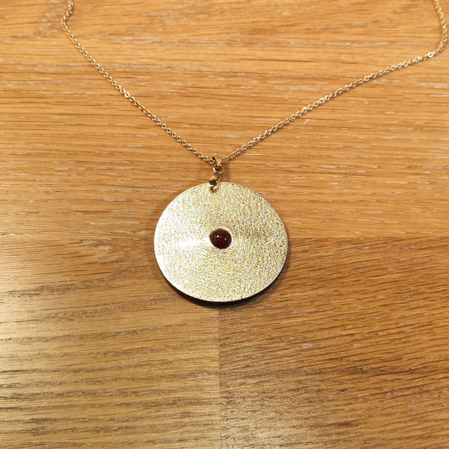Leather pendant - Large model - In the center