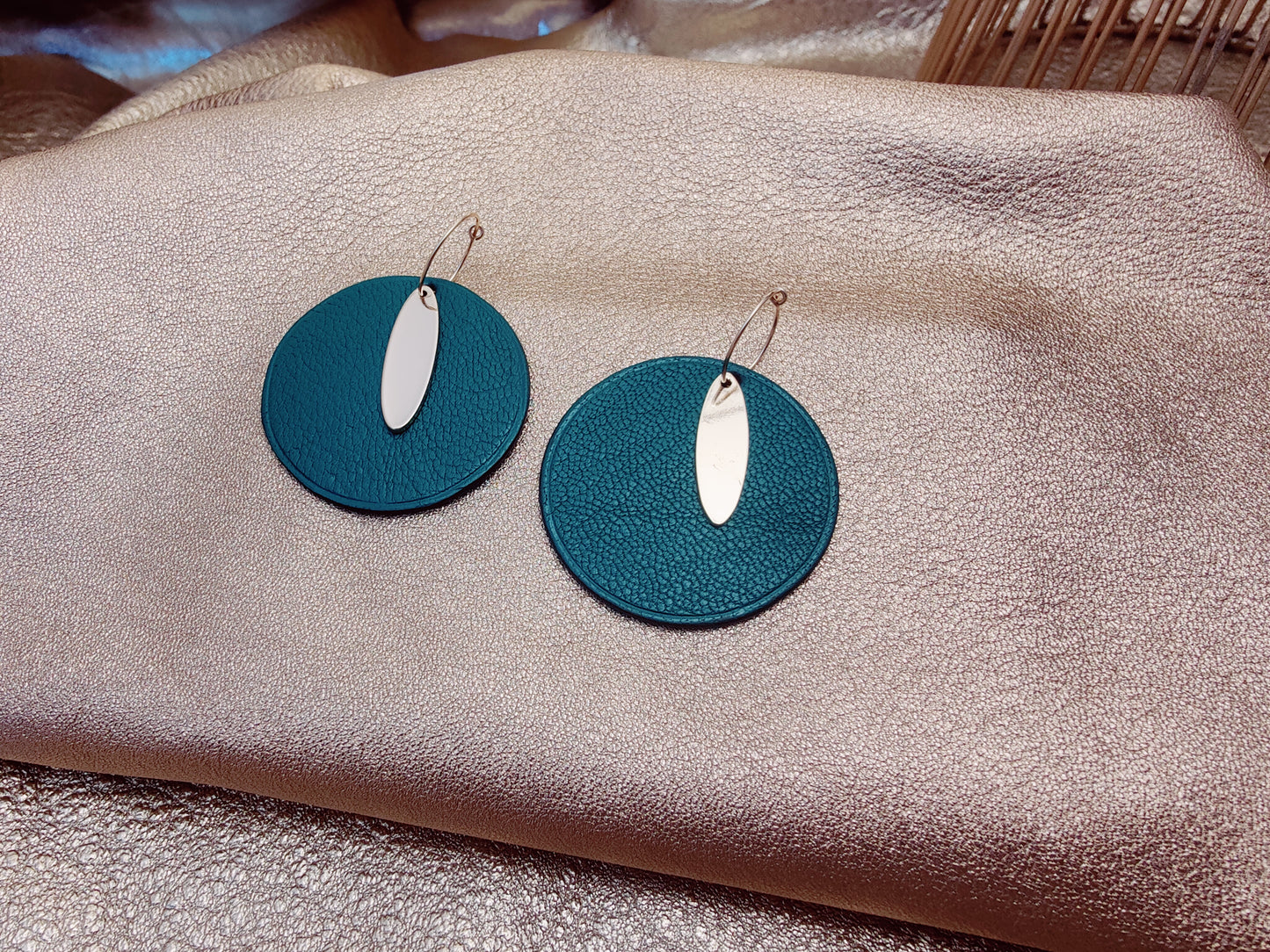 Boucles d'oreilles en cuir - Elancée