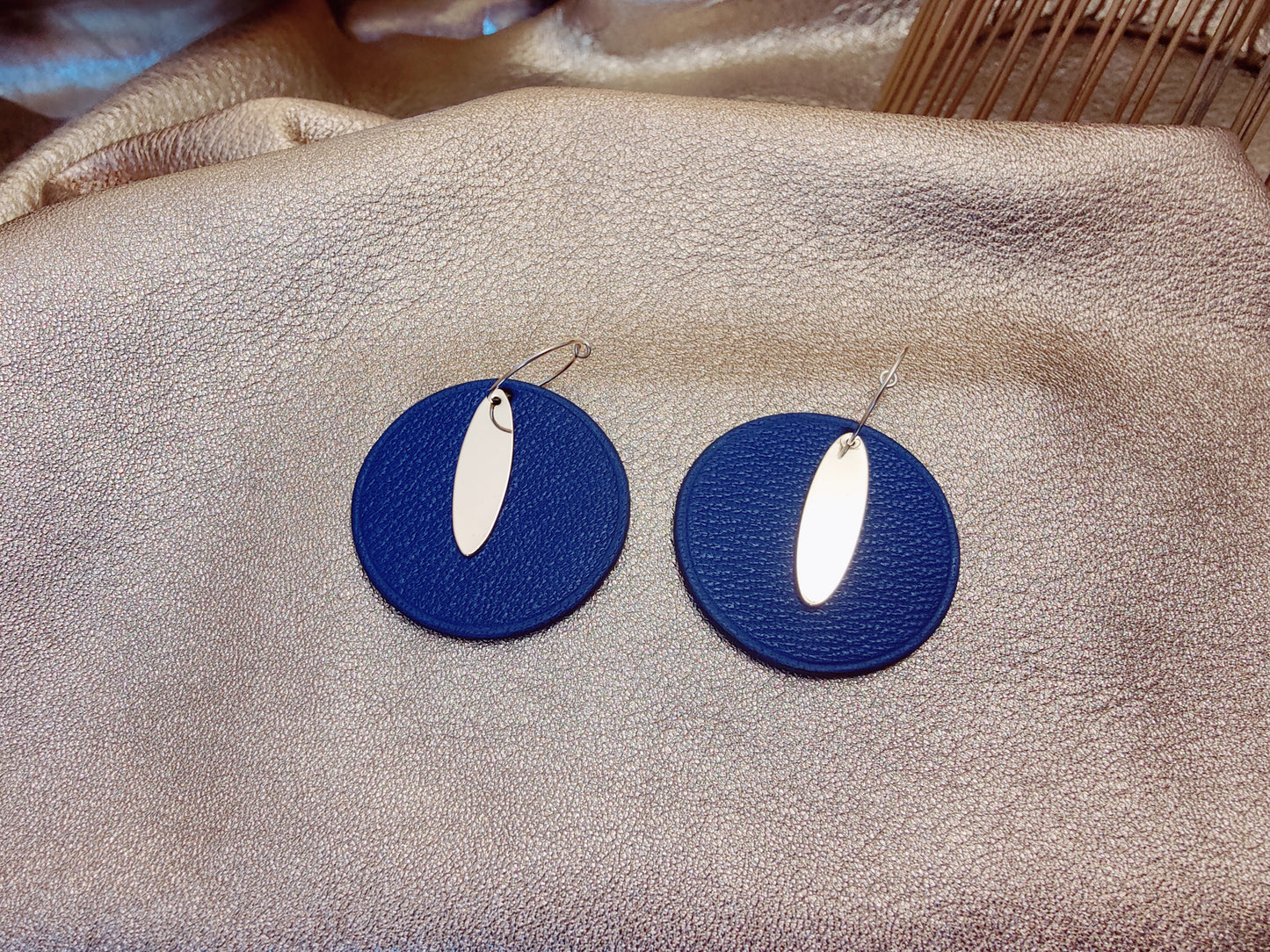 Boucles d'oreilles en cuir - Elancée