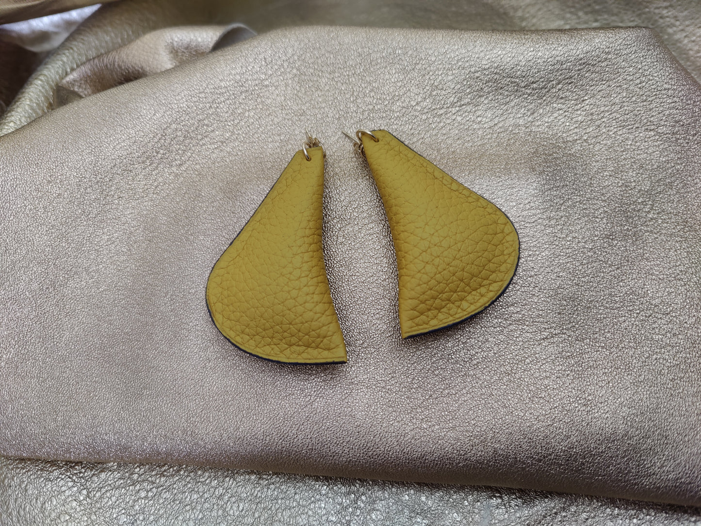 Leather earrings - Large model - Fertile