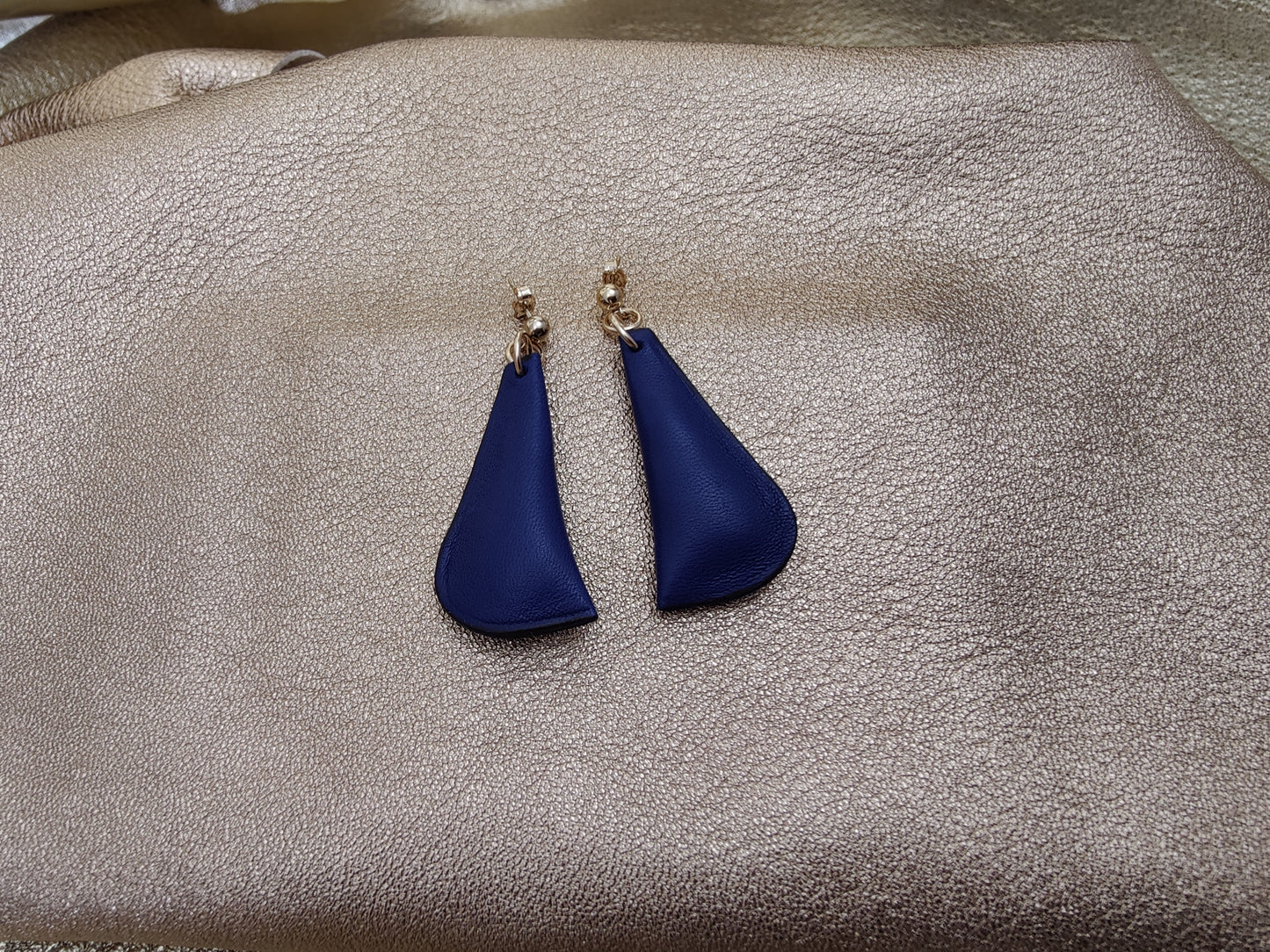Leather earrings - small model - Fertile