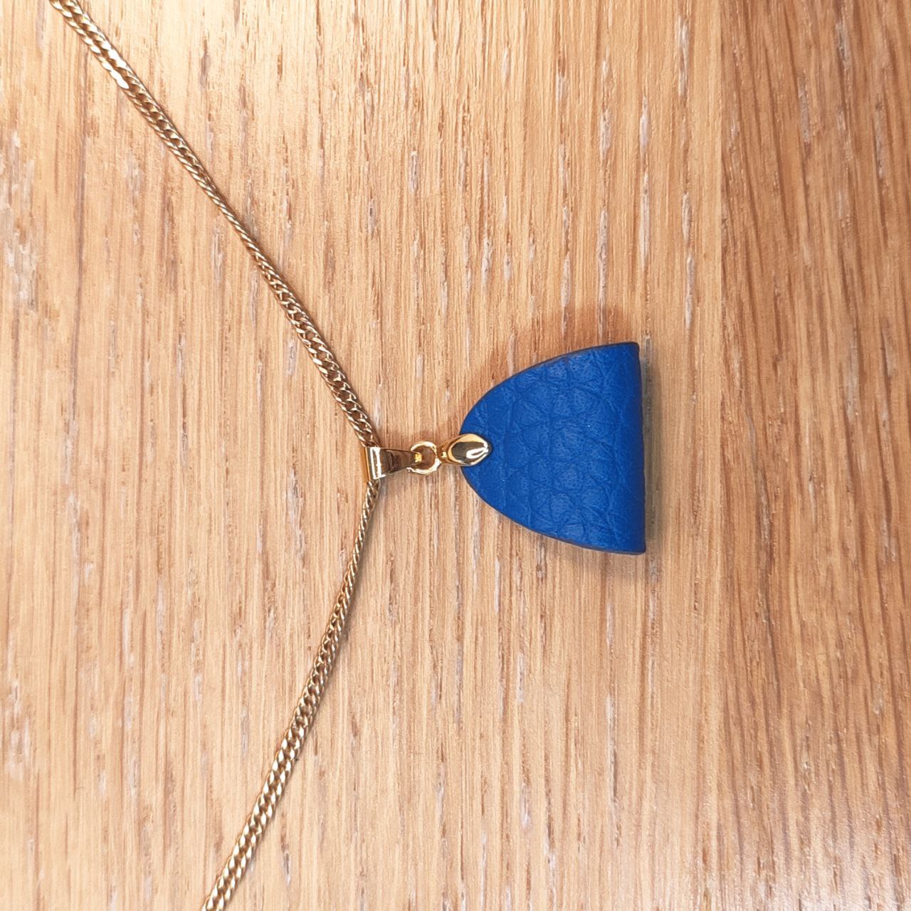 Leather Pendant - Finesse