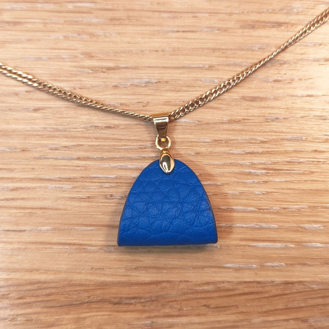 Leather Pendant - Finesse