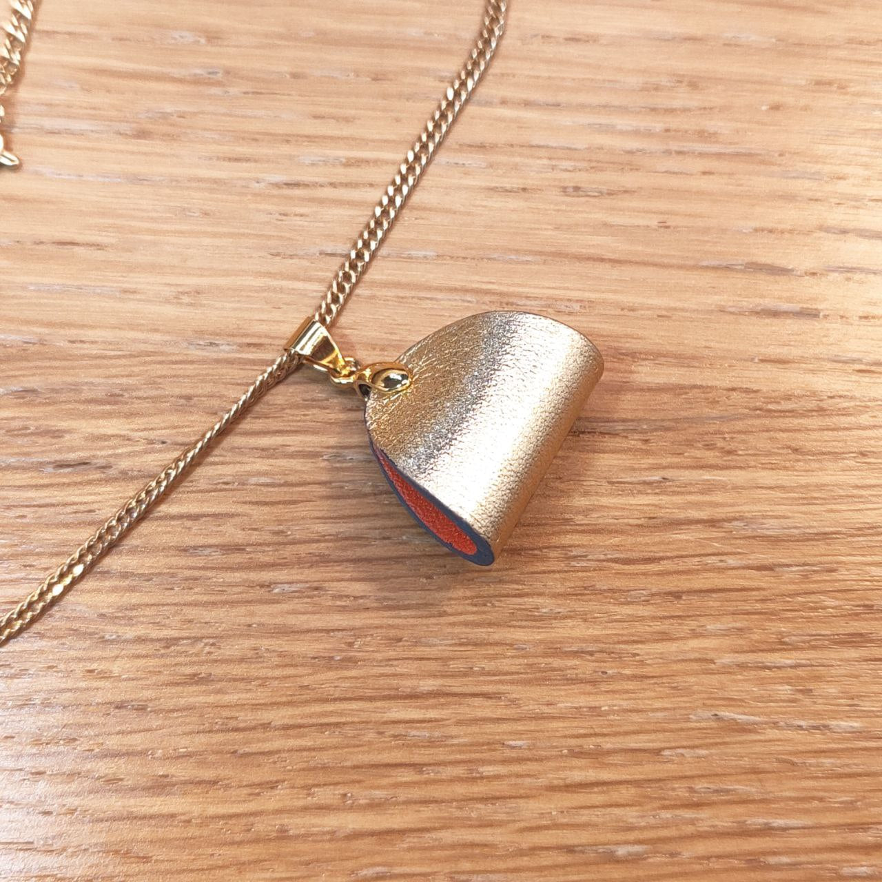 Leather Pendant - Finesse