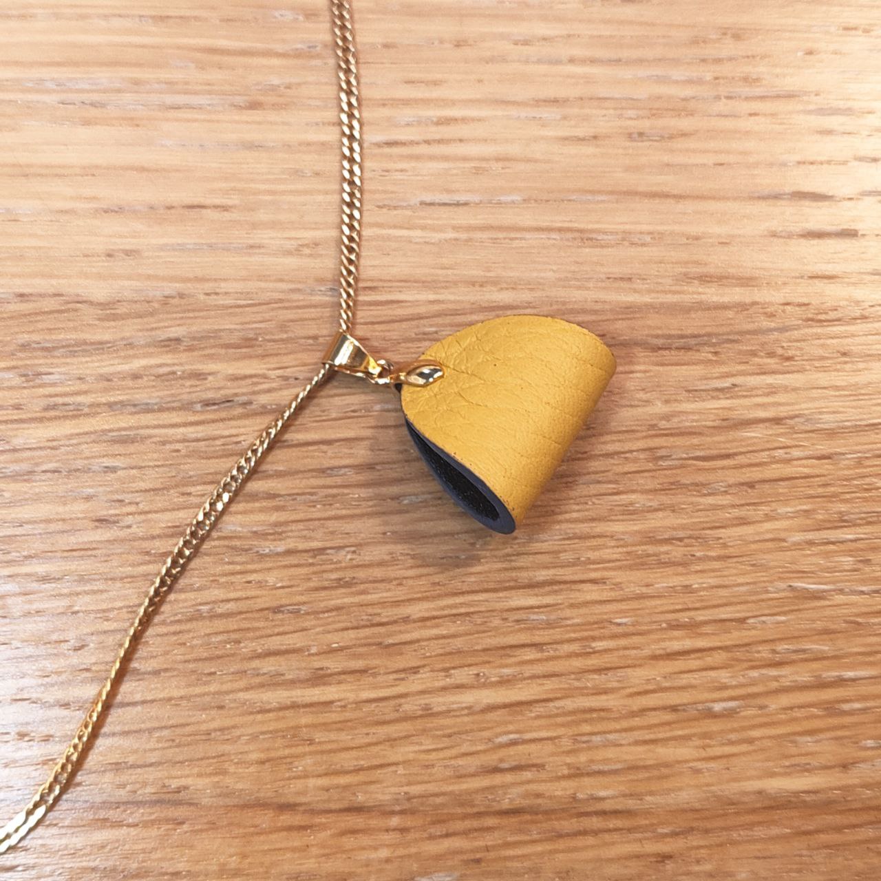 Leather Pendant - Finesse