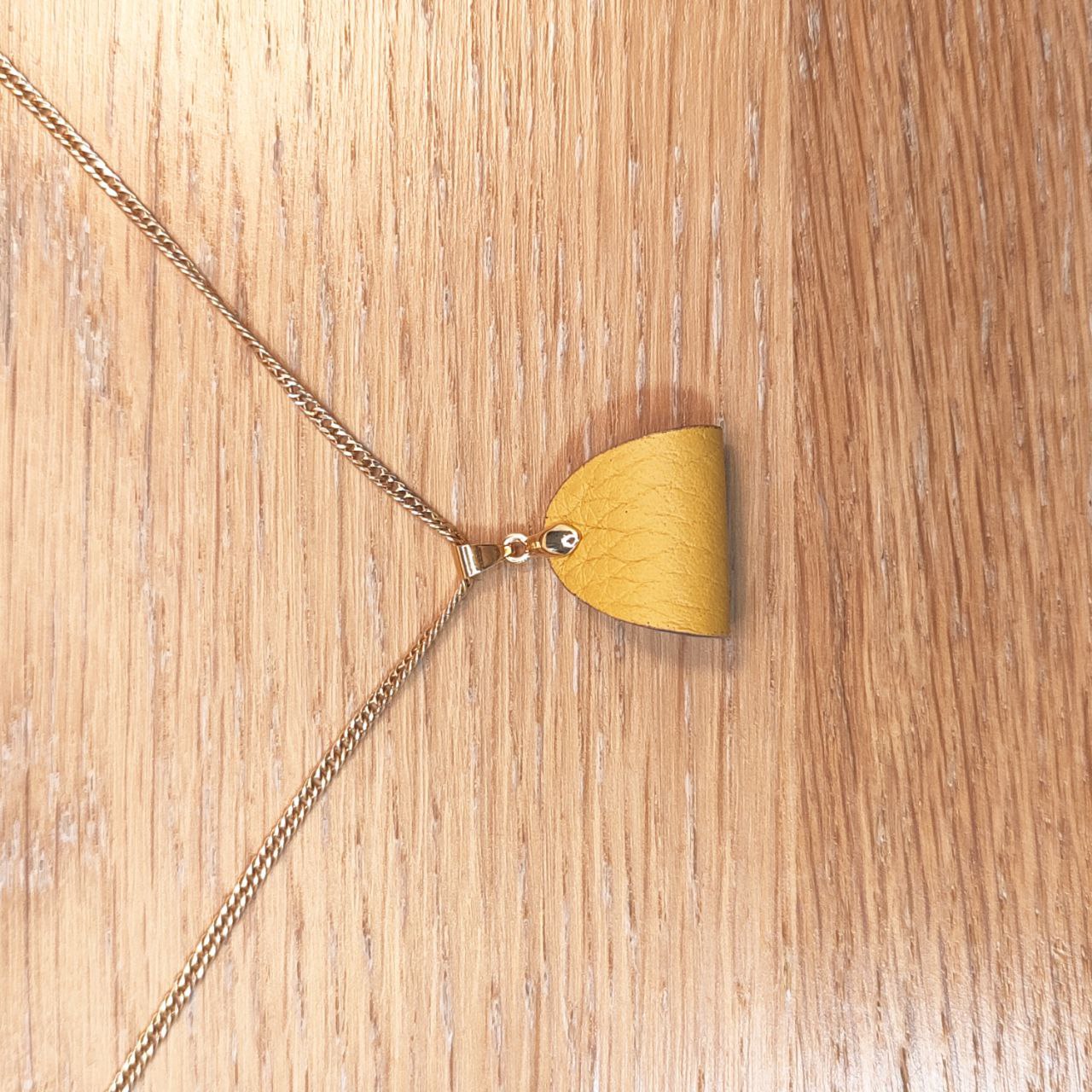 Leather Pendant - Finesse