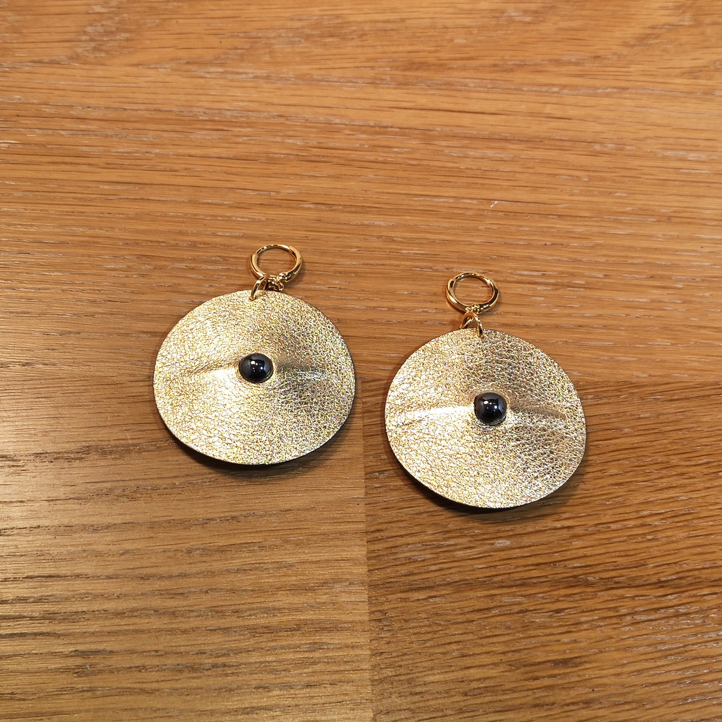 Boucle d'oreille en cuir Grand modèle - Au Centre