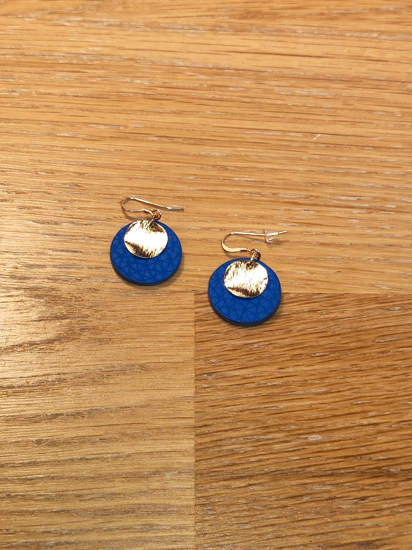Boucles d'oreilles en cuir - Couronnée