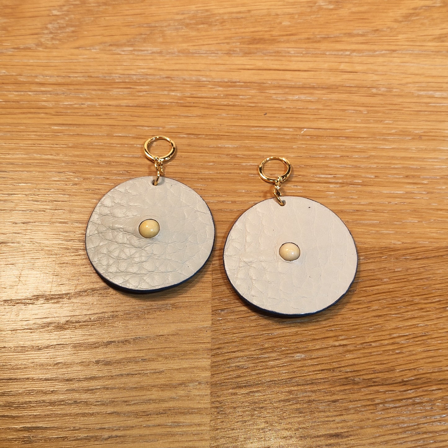 Boucle d'oreille en cuir Grand modèle - Au Centre
