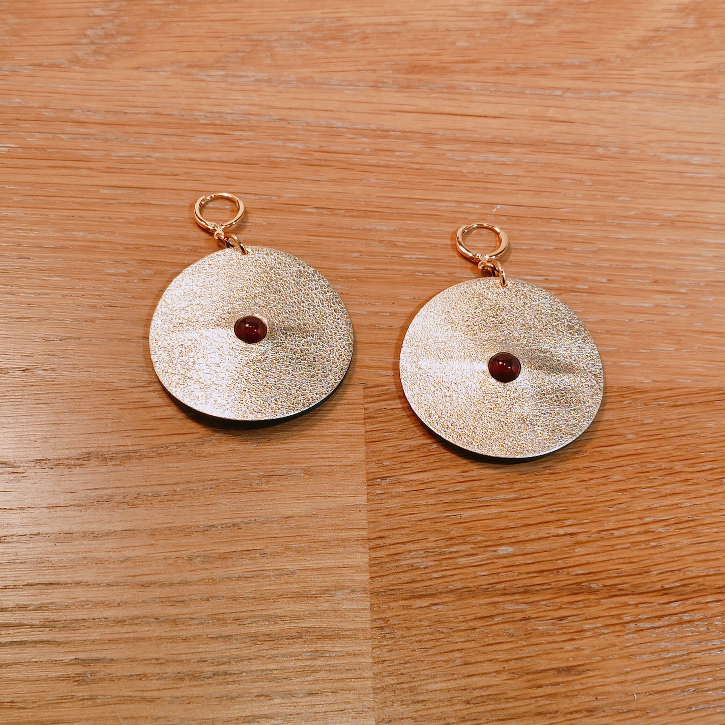 Boucle d'oreille en cuir Grand modèle - Au Centre