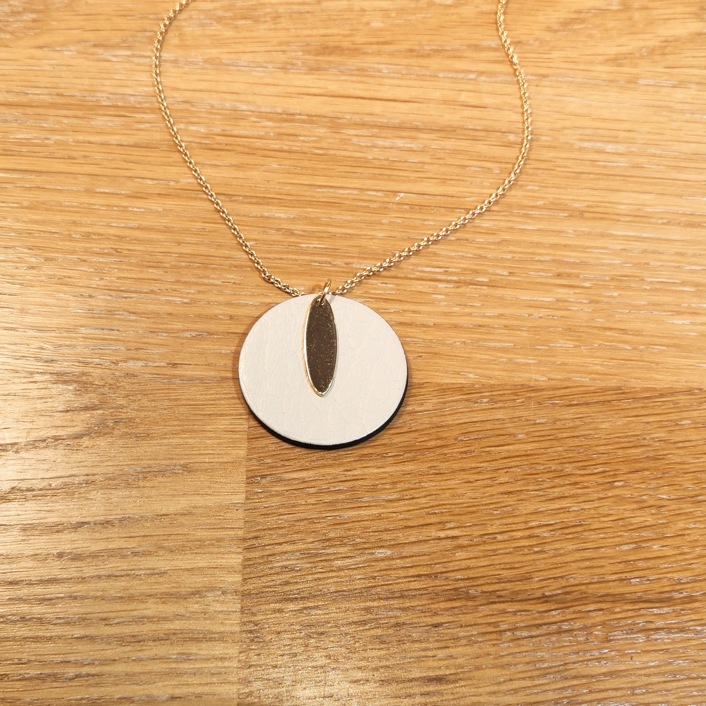 Pendentif en cuir - Elancee