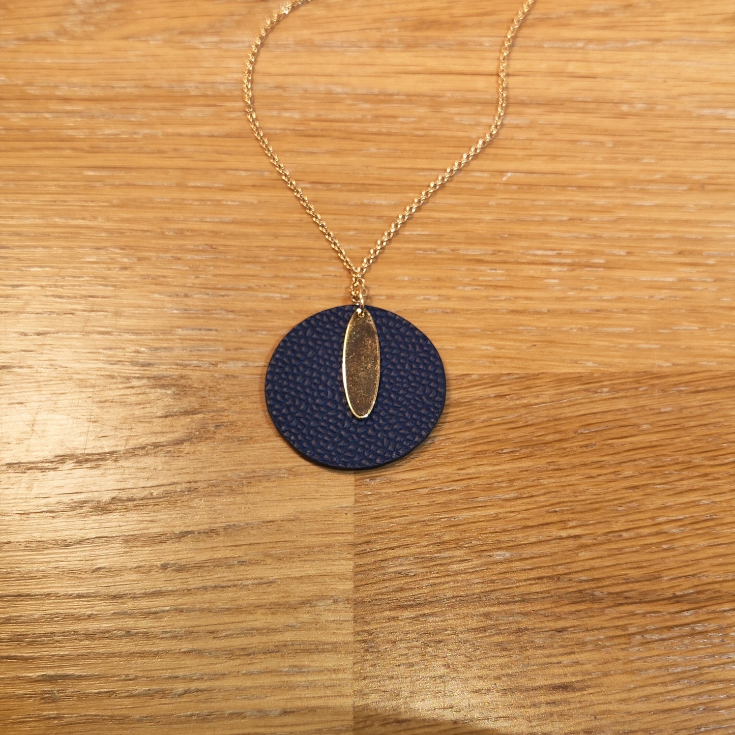 Pendentif en cuir - Elancee