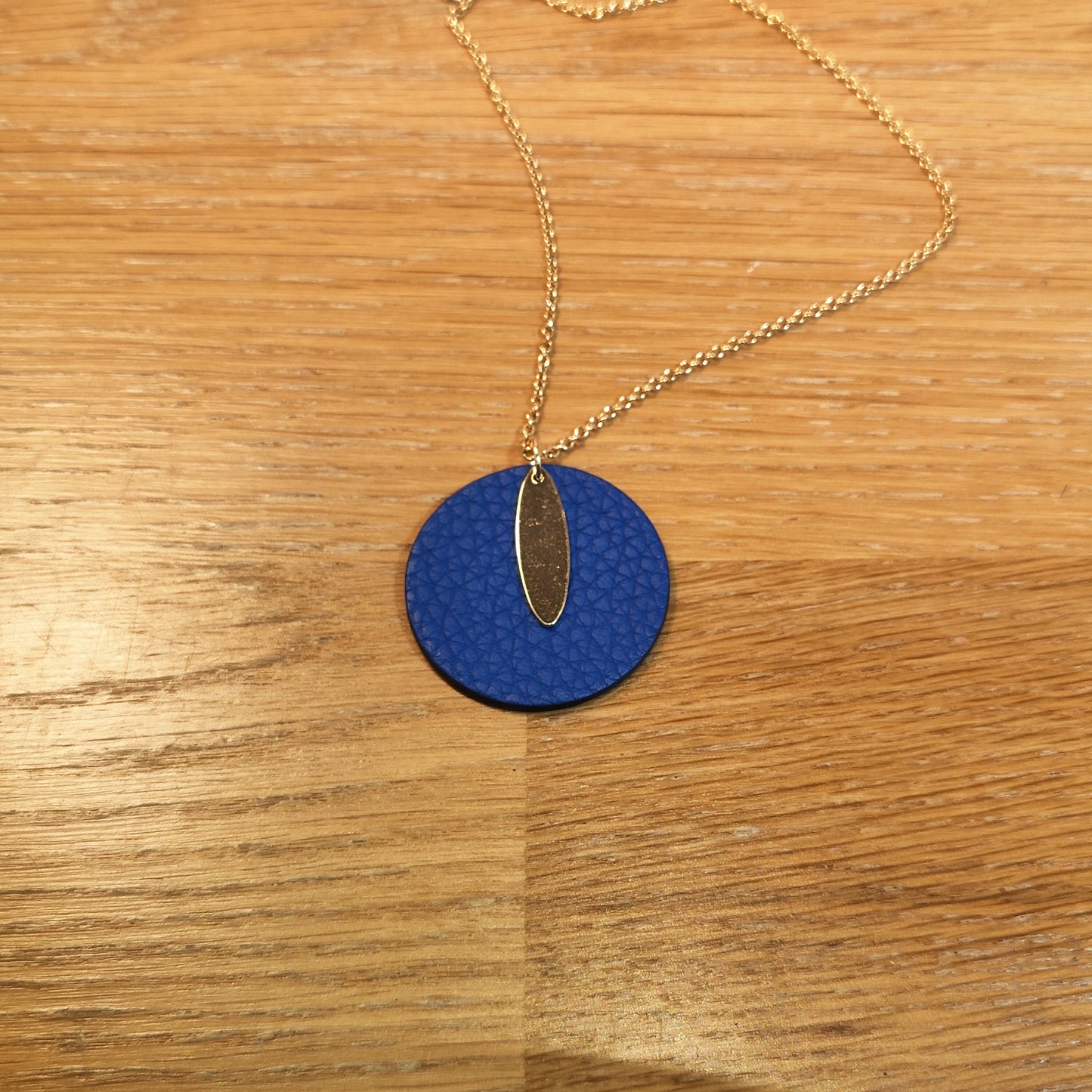 Pendentif en cuir - Elancee