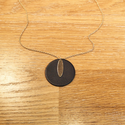 Pendentif en cuir - Elancee