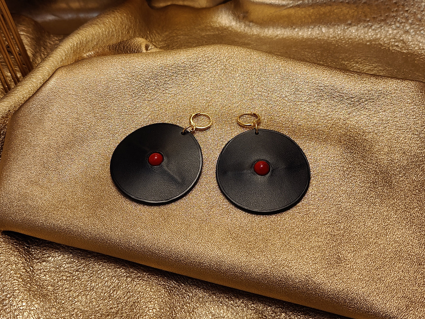 Boucle d'oreille en cuir Grand modèle - Au Centre