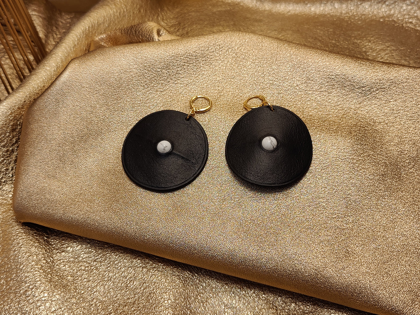 Boucle d'oreille en cuir Grand modèle - Au Centre