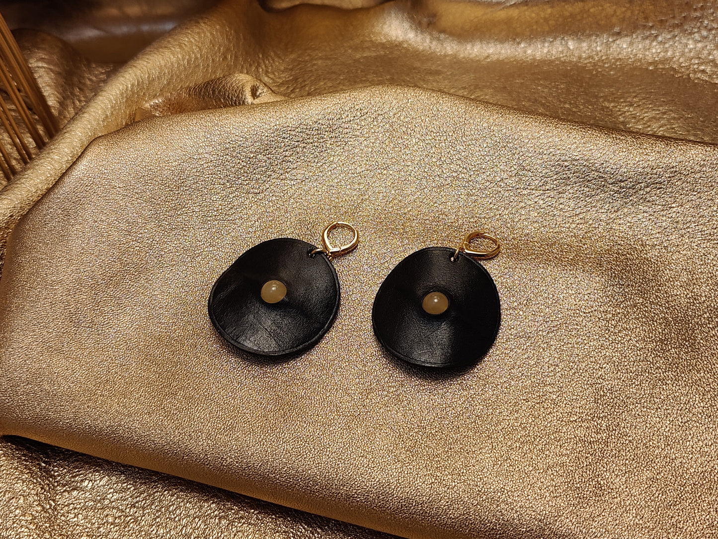 Boucle d'oreille en cuir Grand modèle - Au Centre