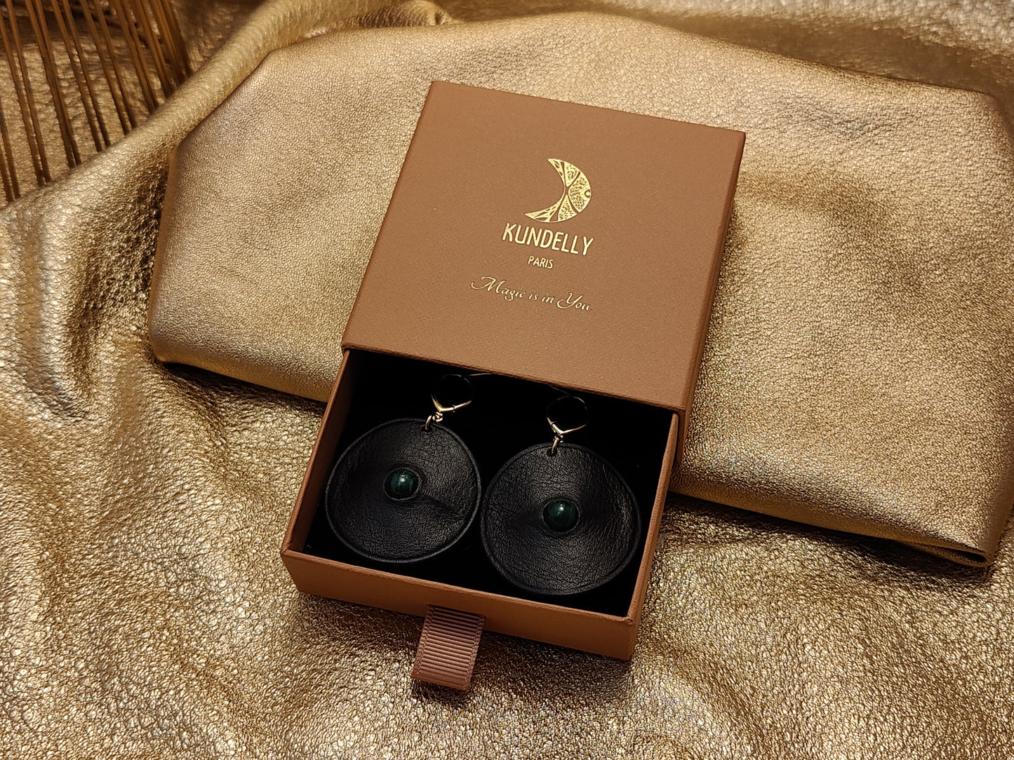 Boucle d'oreille en cuir Grand modèle - Au Centre