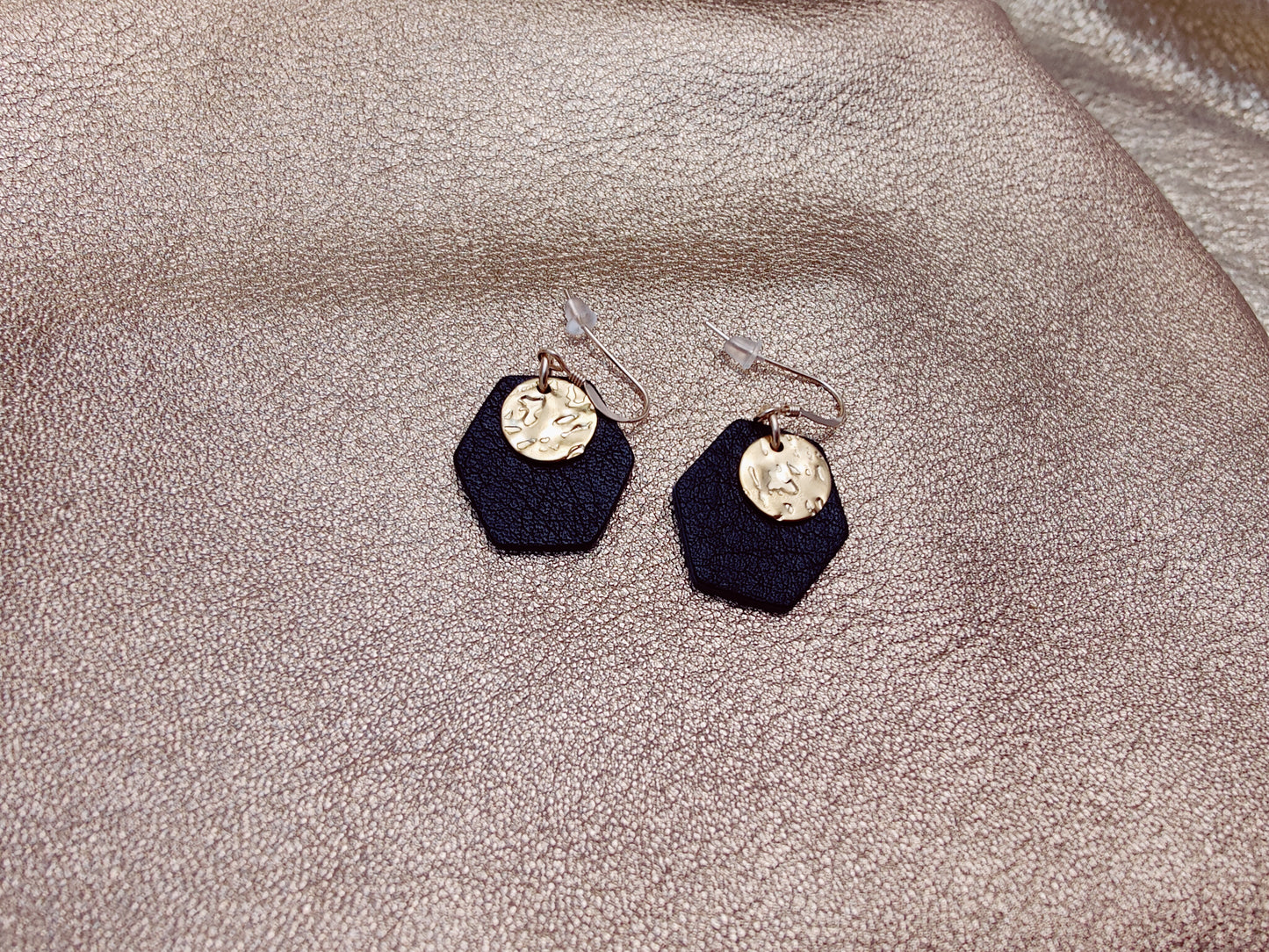 Leather earrings - Amphora