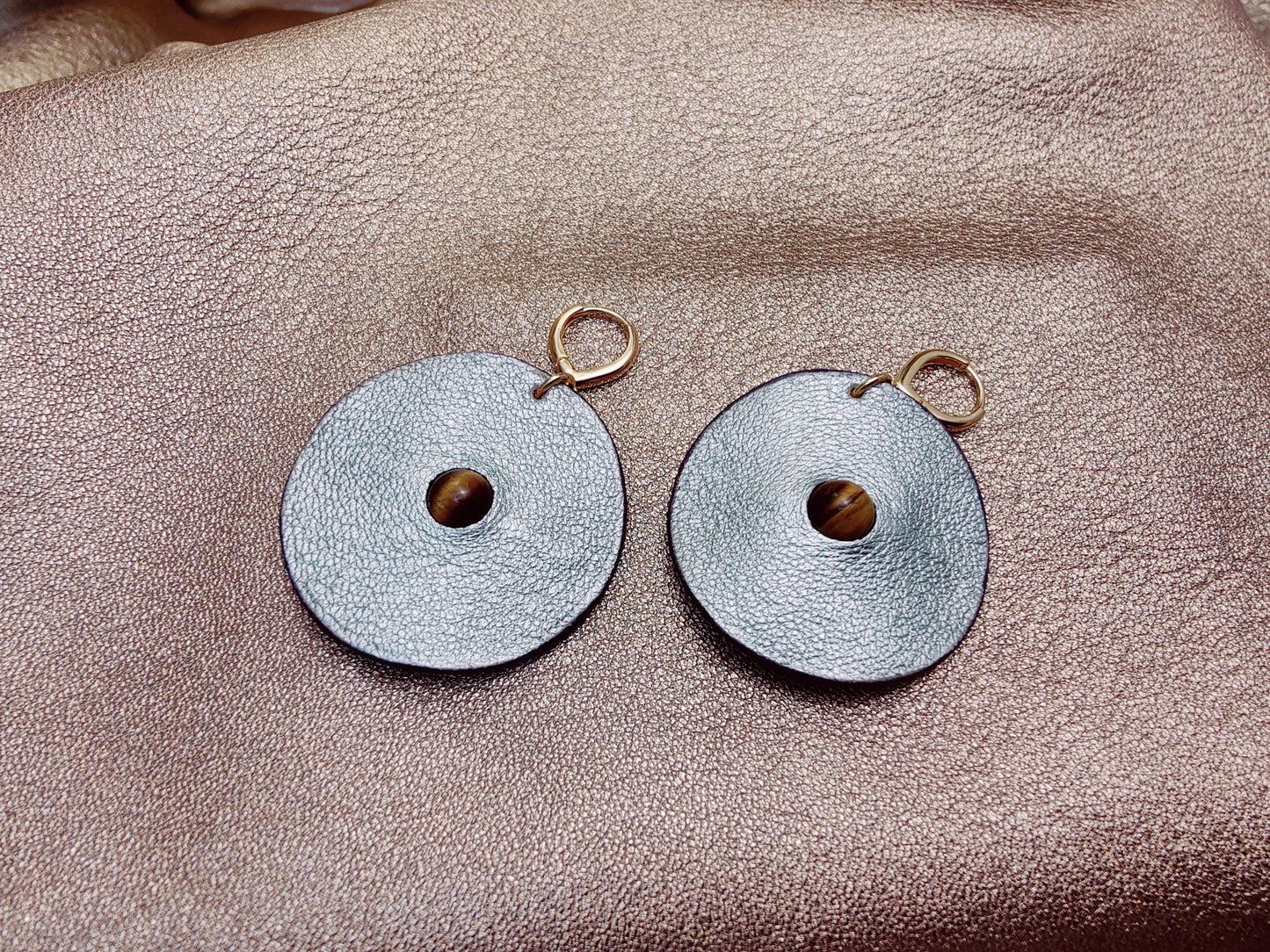 Boucle d'oreille en cuir Grand modèle - Au Centre