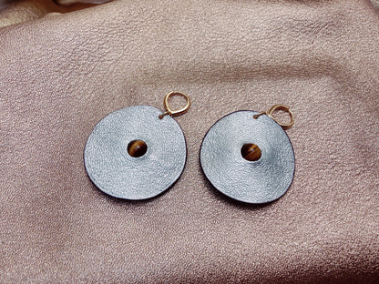 Boucle d'oreille en cuir Grand modèle - Au Centre