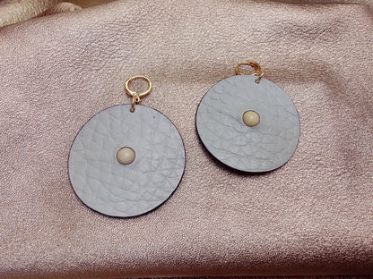 Boucle d'oreille en cuir Grand modèle - Au Centre