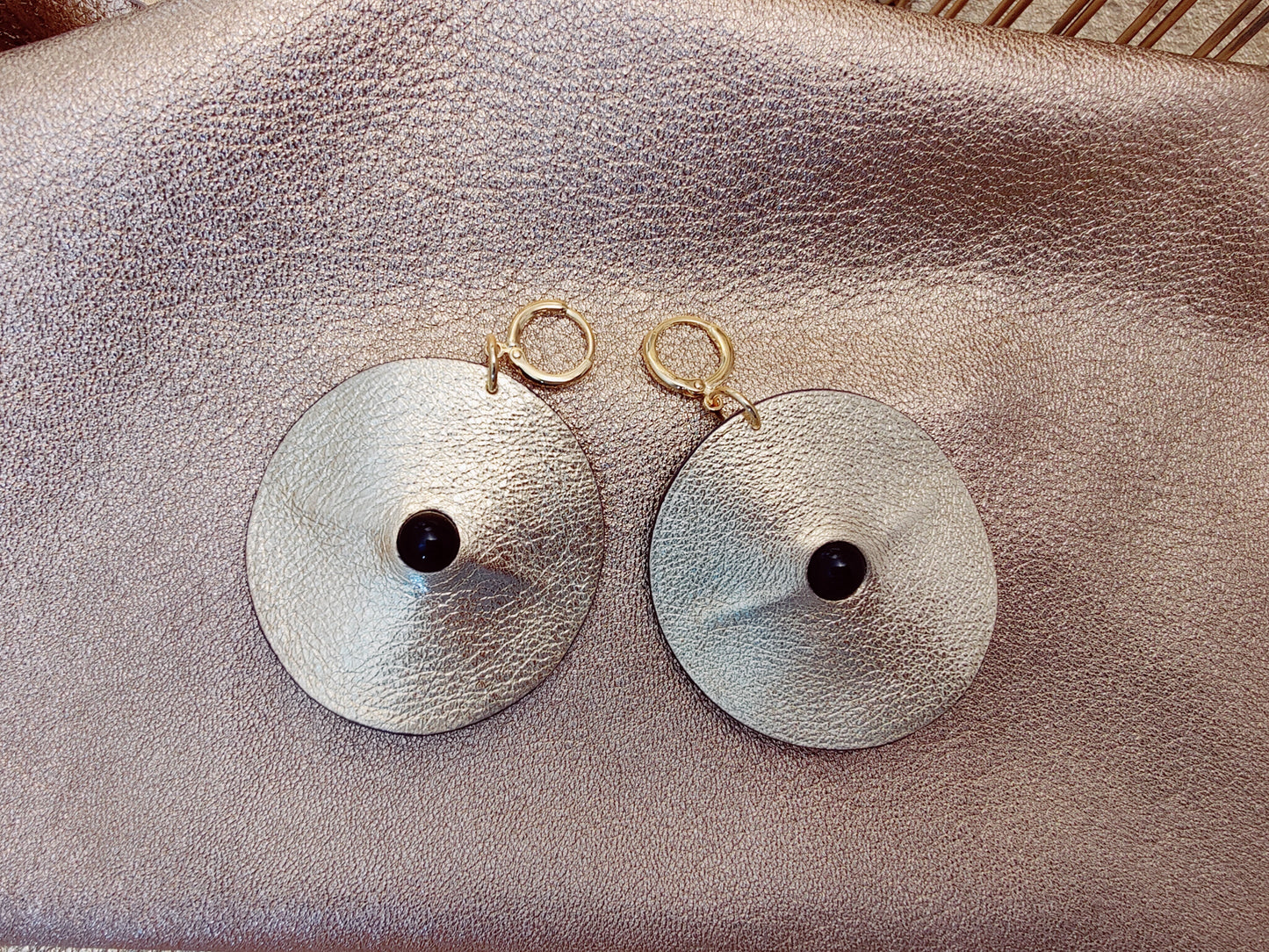 Boucle d'oreille en cuir Grand modèle - Au Centre