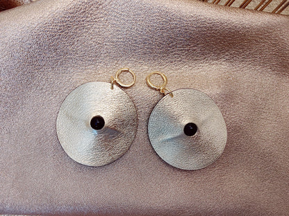 Boucle d'oreille en cuir Grand modèle - Au Centre