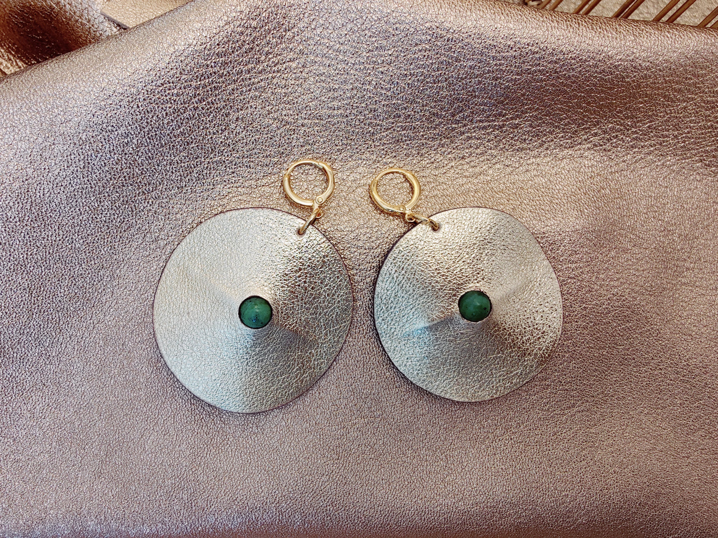Boucle d'oreille en cuir Grand modèle - Au Centre