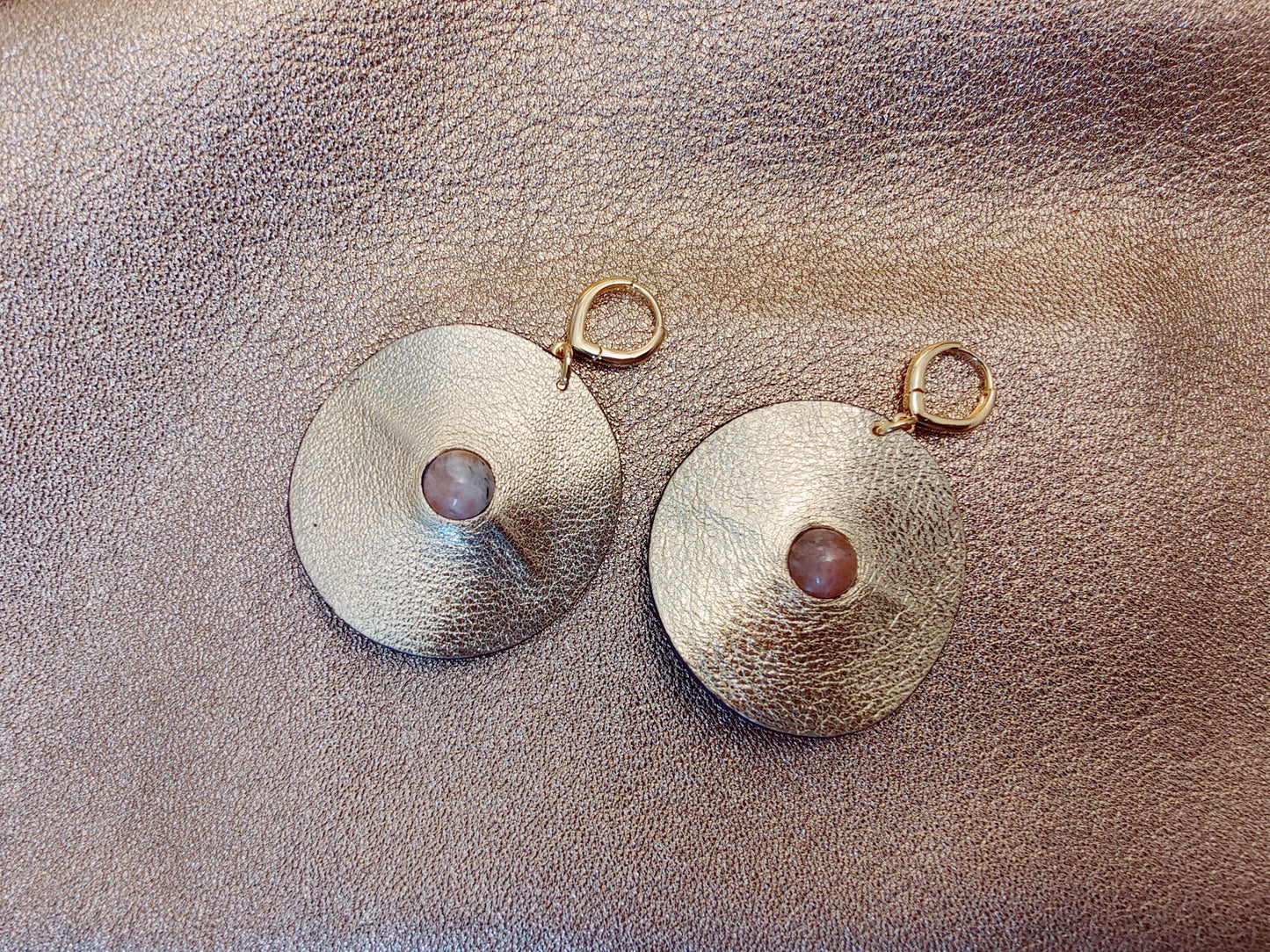 Boucle d'oreille en cuir Grand modèle - Au Centre